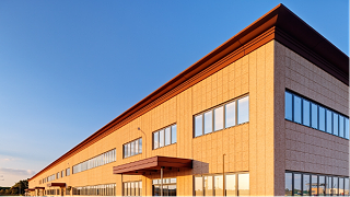 为什么很多厂房建筑老板喜欢用铝板幕墙做外立面？